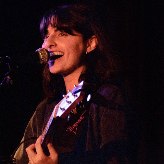 Matilde at the microphone